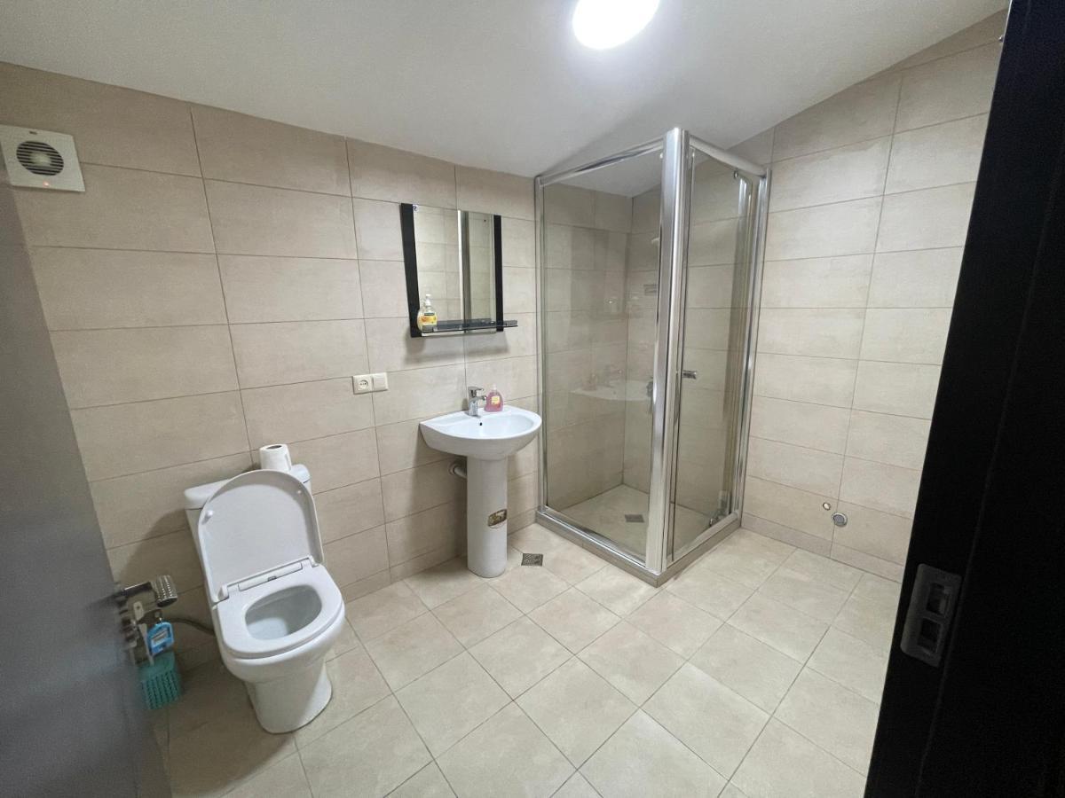 Apartment In The City Center - Old บาทูมิ ภายนอก รูปภาพ