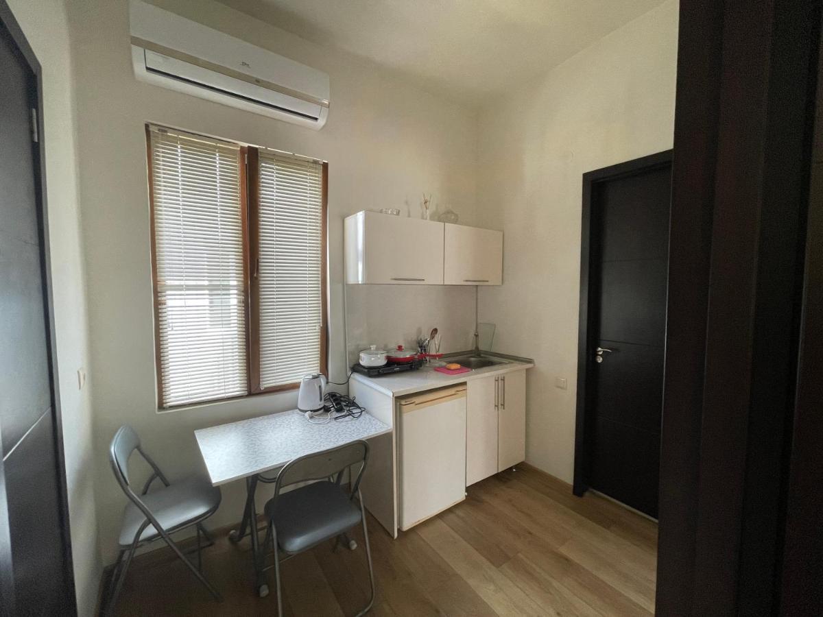 Apartment In The City Center - Old บาทูมิ ภายนอก รูปภาพ